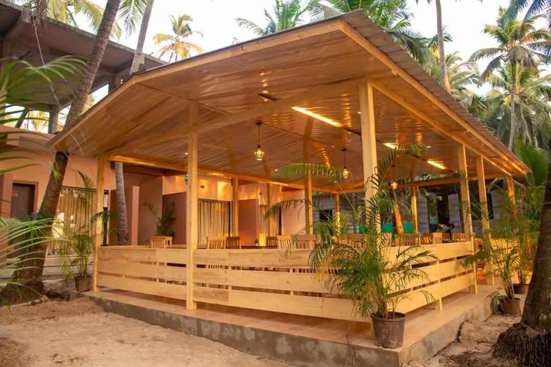 Sunlight Beach Resort Bhogwe Exterior foto
